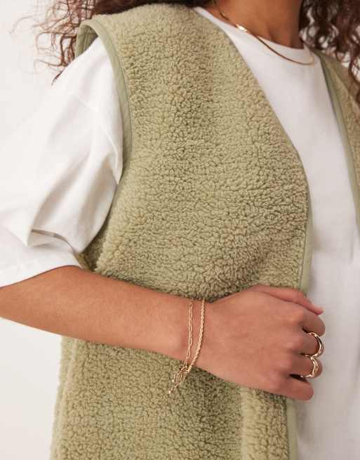 ASOS DESIGN - Gilet van borg-fleece met biezen in saliegroen, 4 van 4
