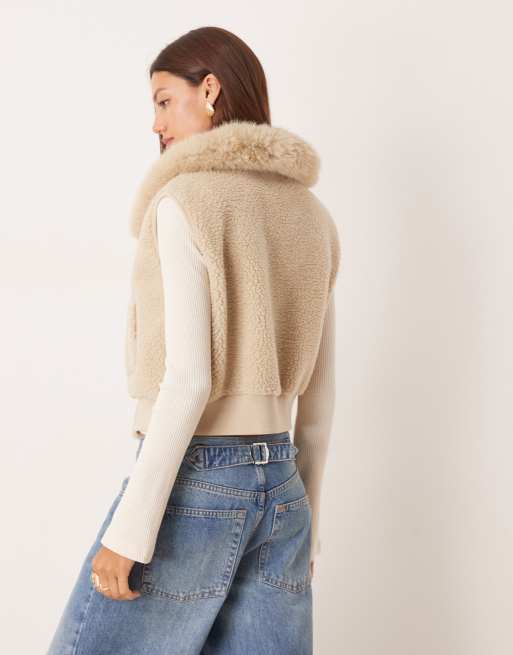 ASOS DESIGN - Gilet van borg-fleece met kraag van imitatiebont, 4 van 4