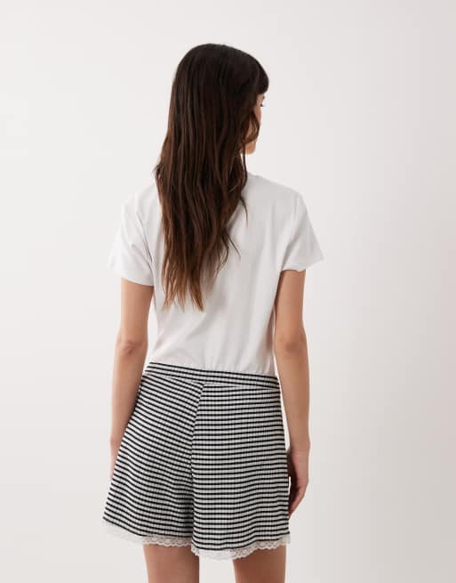 ASOS DESIGN gingham shorts with lace trims in mono (part of a set), 5 of 5