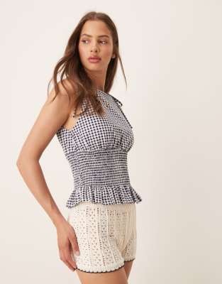 ASOS DESIGN – Ginghamrutigt, smockat linne med fyrkantig ringning - view 1