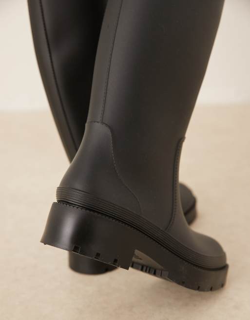 ASOS DESIGN Ginny gumboots in black, 2 of 4