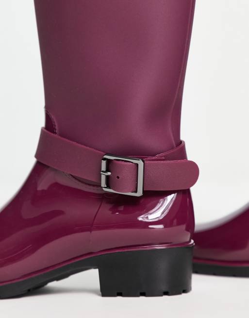 Burgundy wellies 2025