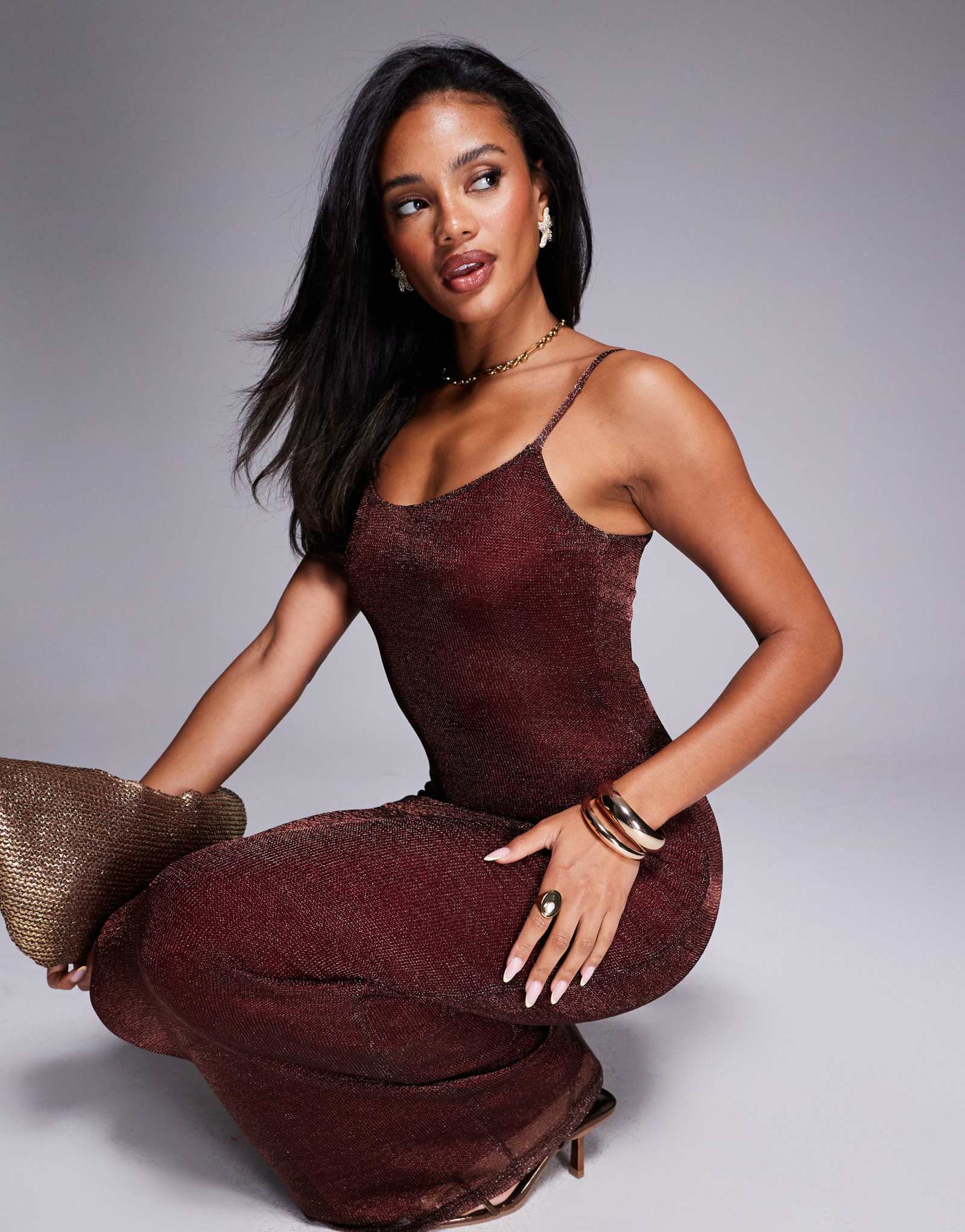 ДИЗАЙНЕРСКОЕ блестящее трикотажное облегающее платье макси на бретелях ASOS DESIGN бронзового цвета