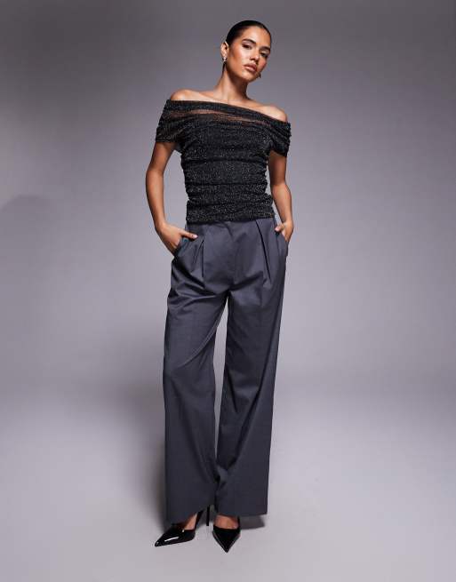 ASOS DESIGN – Glitzerndes Netzstoff-Oberteil in Schwarz mit Raffung und drapierter Schulterpartie, 3 von 4