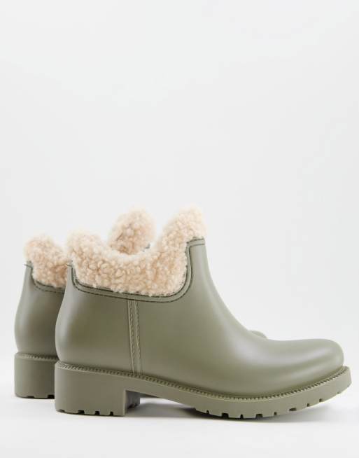 ASOS DESIGN – Gold Coast – Kalosze-sztyblety z podszewką z kożuszka w kolorze khaki