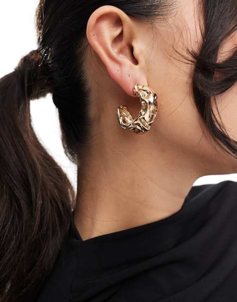 ASOS DESIGN – Goldfarbene Creolen in geschmolzener Optik - view 1