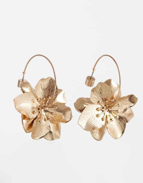 ASOS DESIGN – Goldfarbene Creolen mit Blumenanhänger - view 1