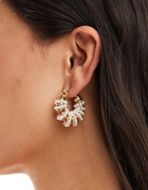 ASOS DESIGN – Goldfarbene Creolen mit Kunstperlen in umwickeltem Design, 30 mm