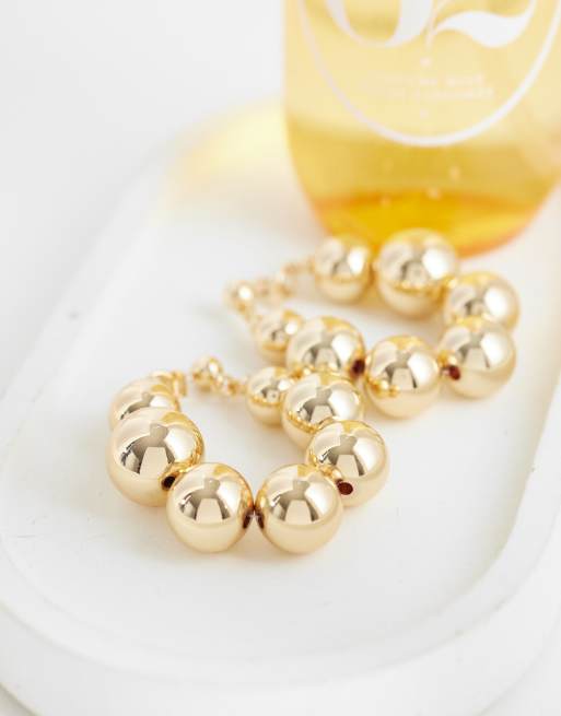 ASOS DESIGN – Goldfarbene Creolen mit Perlendesign, 2 von 4