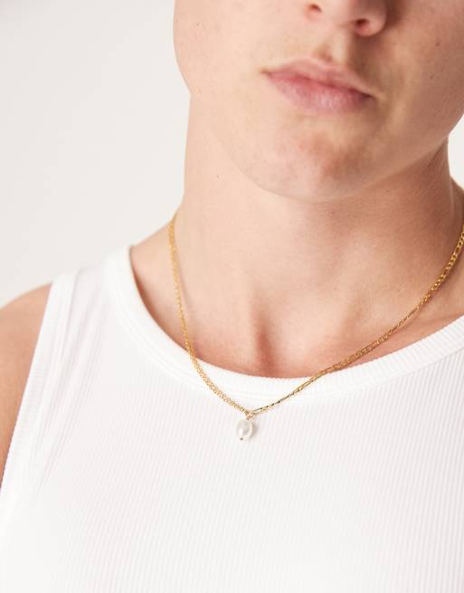 ASOS DESIGN – Goldfarbene Halskette aus wasserfestem Edelstahl mit Kunstperlen-Anhänger