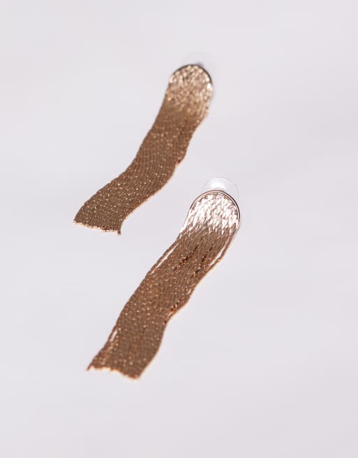 ASOS DESIGN – Goldfarbene Hängeohrringe mit schimmerndem Fransen-Detail, 2 von 3