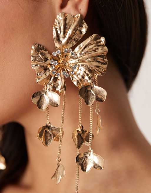 ASOS DESIGN – Goldfarbene Ohrringe mit floralem Quastendesign