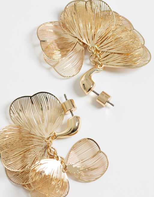 ASOS DESIGN – Goldfarbene Ohrstecker mit Blumenanhänger aus Draht, 4 von 4