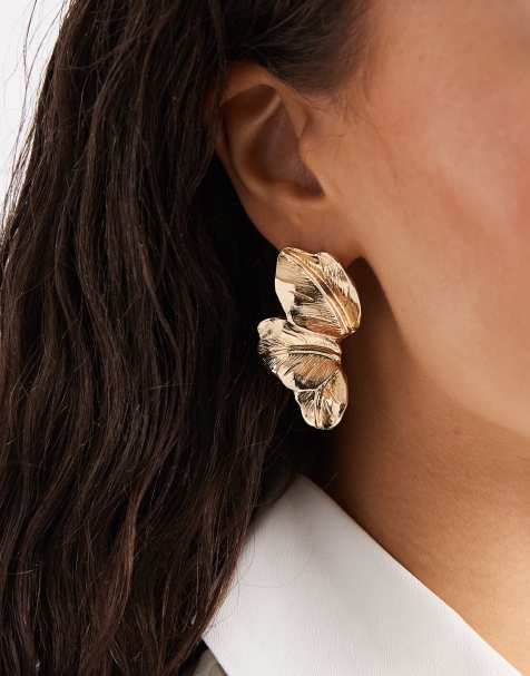 ASOS DESIGN – Goldfarbene Ohrstecker mit Blütendesign - view 1