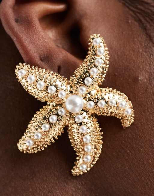 ASOS DESIGN – Goldfarbene Ohrstecker mit Seestern-Kunstperlendesign, 3 von 4