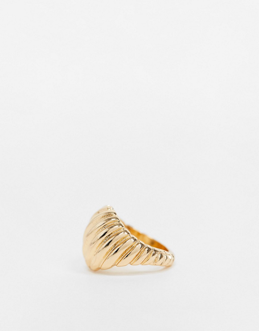 asos design -  – Goldfarbener Ring mit gedrehtem Design
