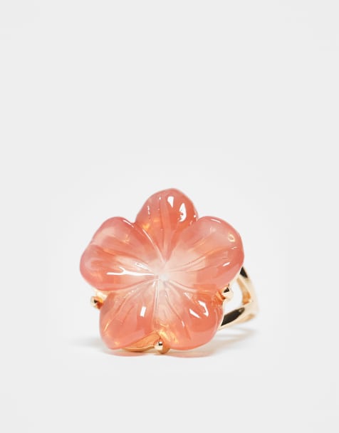 ASOS DESIGN – Goldfarbener Ring mit Hibiskus-Design aus rosa Kunstharz - view 1
