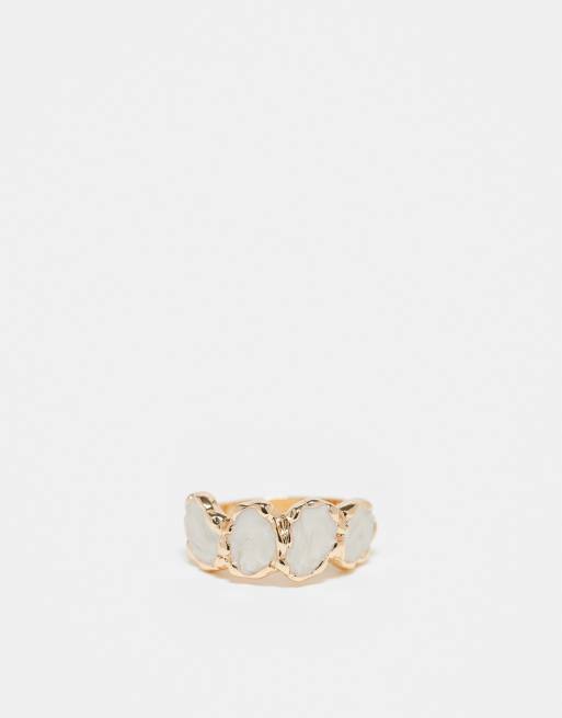 ASOS DESIGN – Goldfarbener Ring mit Kunstperlendetail