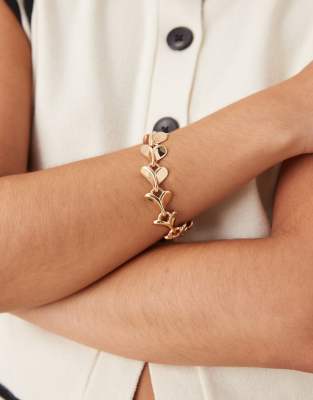 ASOS DESIGN - Goldfarbenes Armband mit Herz-Details