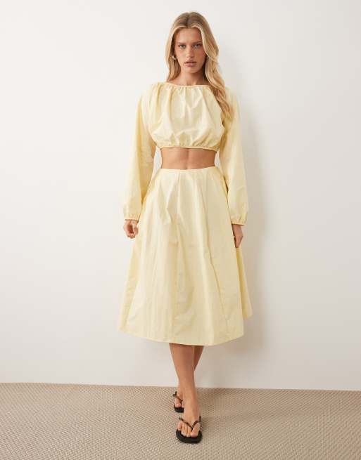 ASOS DESIGN - Gonna a ruota tecnica color latticello voluminosa in coordinato