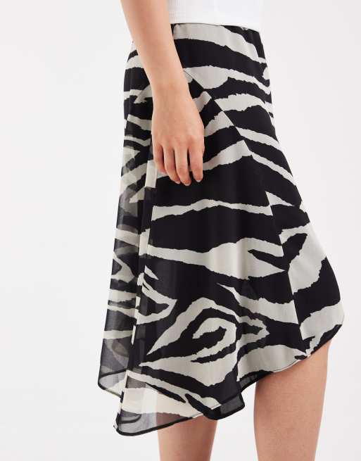 ASOS DESIGN - Gonna lunga in chiffon con fondo asimmetrico e stampa zebrata, 3 di 5
