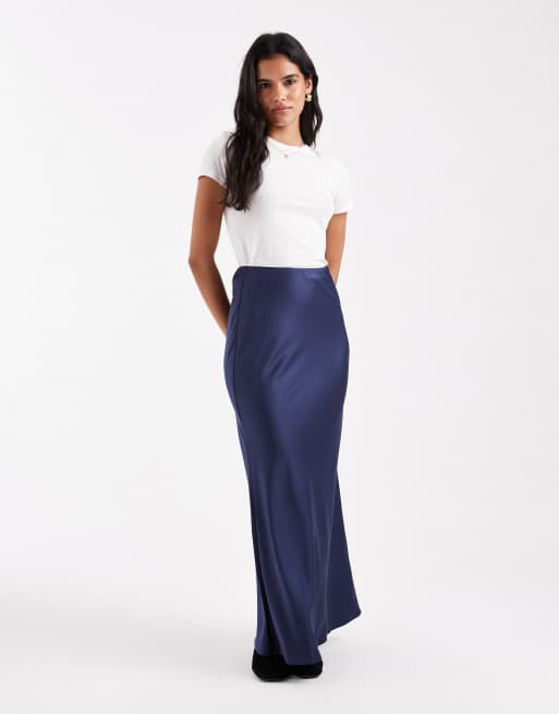ASOS DESIGN - Gonna lunga in raso blu navy con taglio sbieco