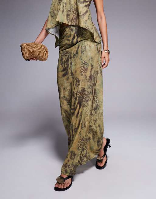 ASOS DESIGN - Gonna lunga in rete verde con stampa animalier e spacco in coordinato, 5 di 5