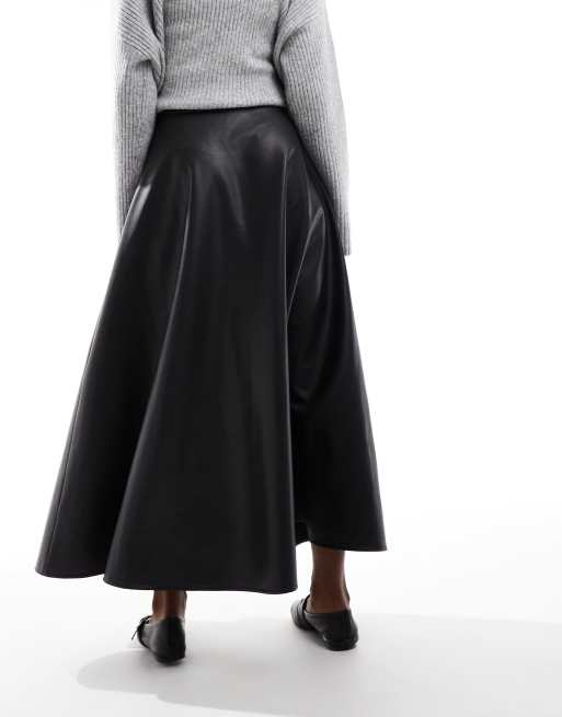 ASOS DESIGN - Gonna lunga nera in pelle sintetica con spacco profondo e dettaglio voluminoso, 4 di 5