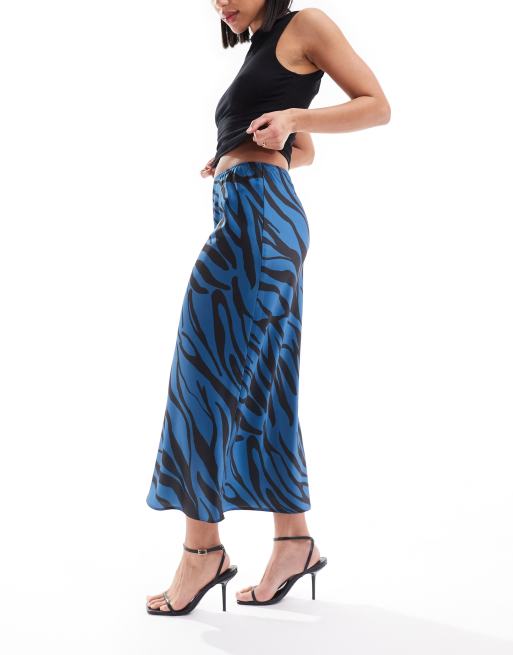 ASOS DESIGN - Gonna midi con taglio sbieco in raso blu con stampa zebrata