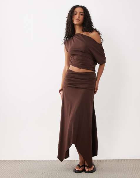 ASOS DESIGN gonna midi coordinata con vita stretta e fondo asimmetrico in cioccolato - view 1