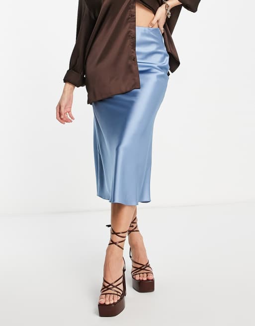 ASOS DESIGN - Gonna midi in raso blu pallido con taglio sbieco