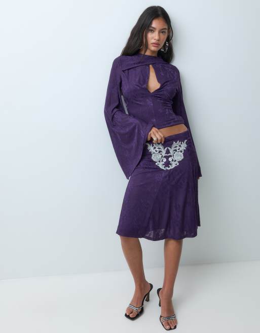 ASOS DESIGN gonna midi in raso devoré con applicazione metallica color mora, 1 di 5