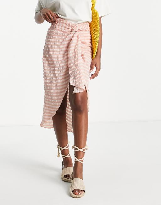 ASOS DESIGN - Gonna midi testurizzata con incrocio frontale, colore naturale a righe