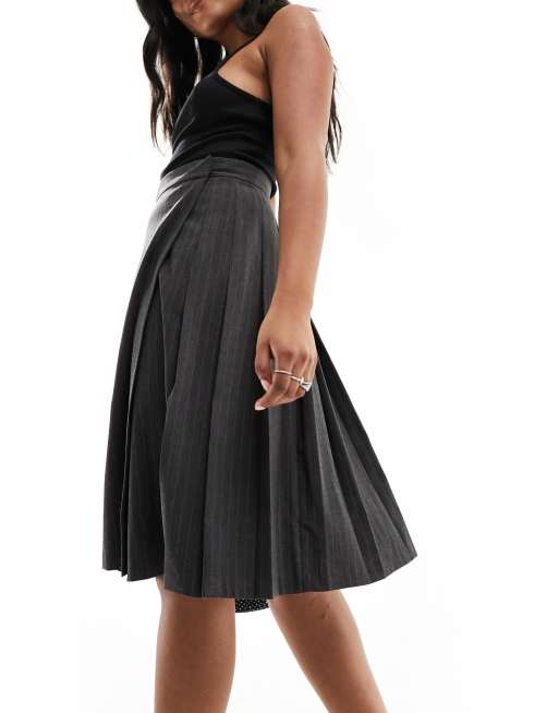ASOS DESIGN - Gonna sartoriale midi grigia a pieghe con motivo gessato