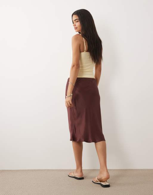 ASOS DESIGN - Gonna sottoveste anni '90 in raso marrone cioccolato, 4 di 5