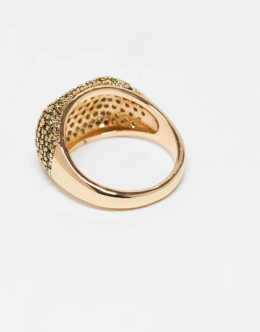 ASOS DESIGN - Goudkleurige grote ring met glinsterende groene pavé kristallen, 2 van 3