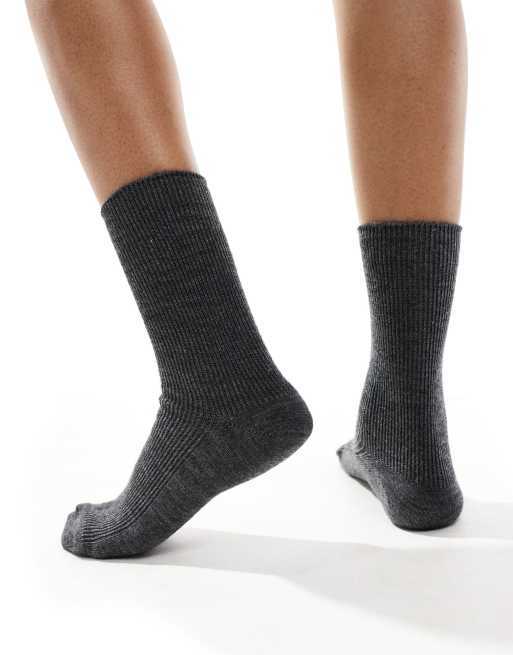 ASOS DESIGN - Grå ankelsokker i fin uld, 2 af 3