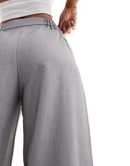 ASOS DESIGN – Grå, figursydda byxor i dad-modell med vida ben, 4 av 5