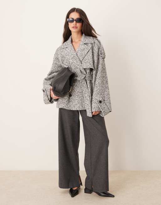 ASOS DESIGN – Grå, formell trenchcoat med borstad struktur, kort design och skärp, 3 av 4