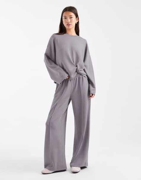 ASOS DESIGN - Grå joggingbukser med vide ben i blød cupro - view 1