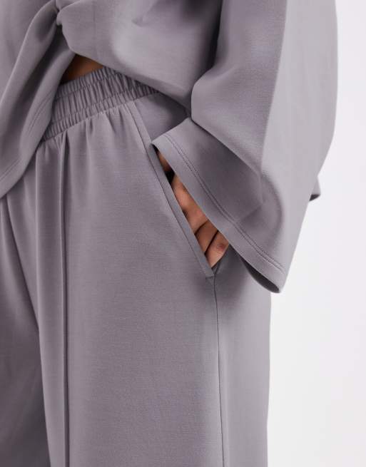 ASOS DESIGN - Grå joggingbukser med vide ben i blød cupro, 3 af 5