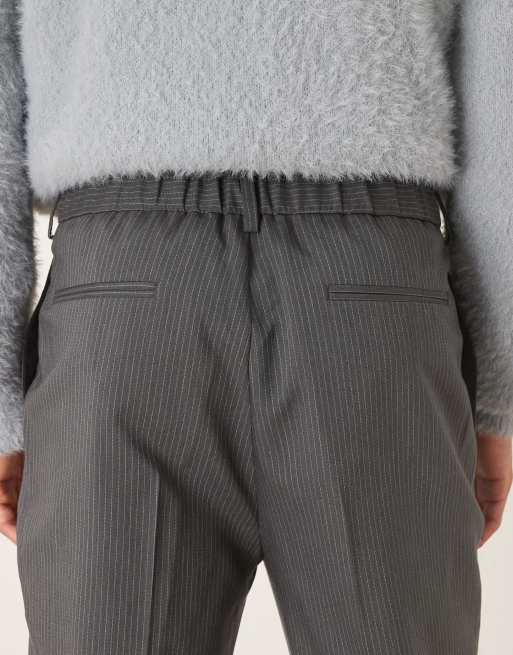 ASOS DESIGN – Grå, kritstrecksrandiga, avsmalnande finbyxor med halvelastiskt midjeband, 4 av 5
