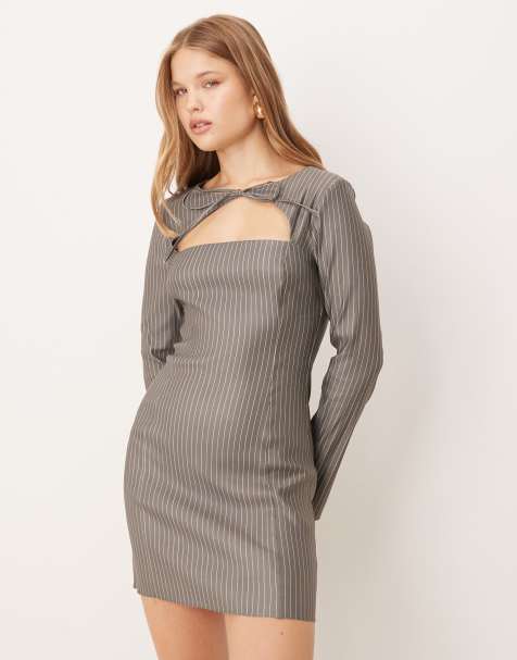 ASOS DESIGN - Grå minikjole med detalje over brystet og nålestriber - view 1