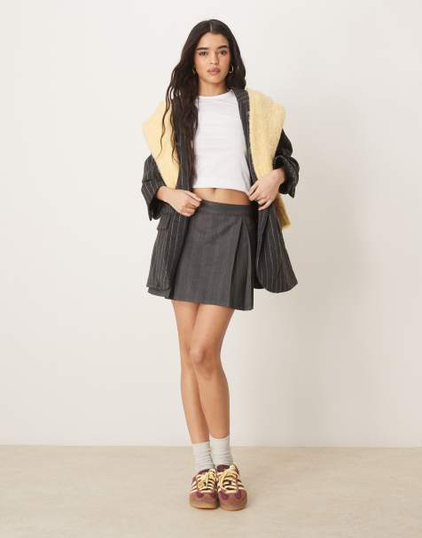 ASOS DESIGN - Grå mininederdel med plisseringer og sildebensmønster - view 1