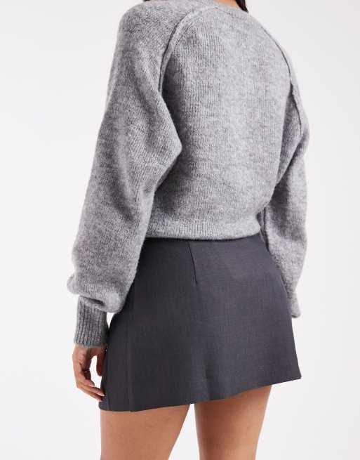 ASOS DESIGN - Grå mininederdel med slå om-design og knapper samt lommedetalje, 2 af 5