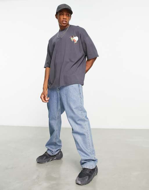 ASOS DESIGN – Grå oversized t-shirt med jultryck med Grinchen, 3 av 4