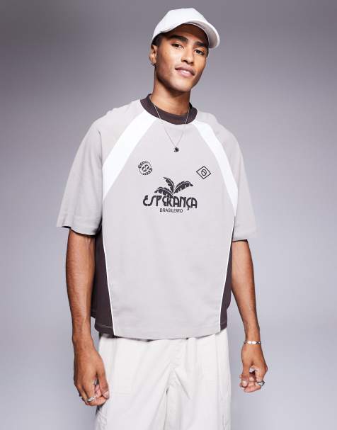 ASOS DESIGN – Grå, panelsydd t-shirt i oversize med sportigt tryck - view 1