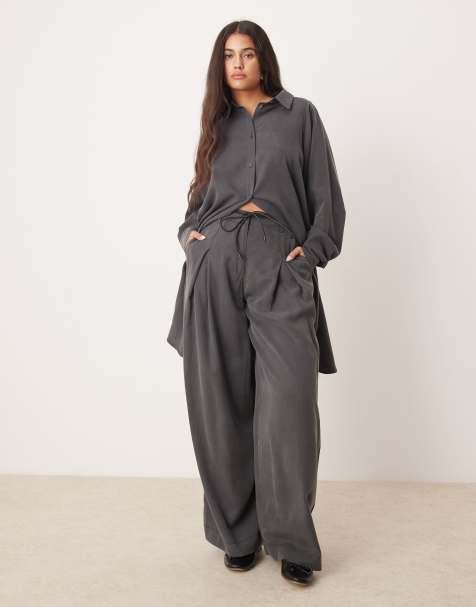 ASOS DESIGN – Grå, plisserade byxor med vida ben, del av set - view 1