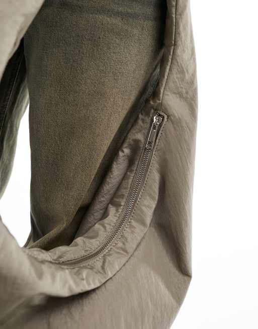 ASOS DESIGN - Grå stor blød sling-taske, 2 af 4