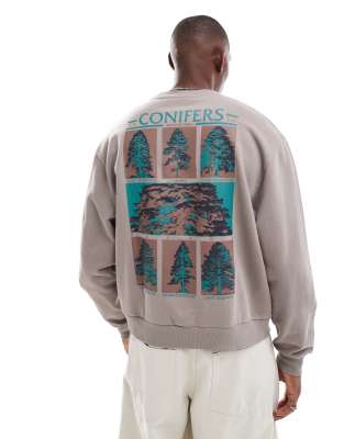 ASOS DESIGN - Grå sweatshirt med firkantet pasform og print på ryggen